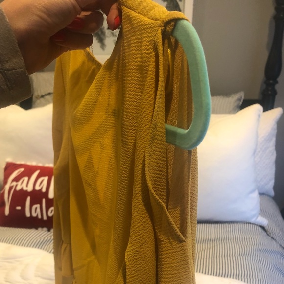 LF store convertible crop top! - Picture 7 of 8